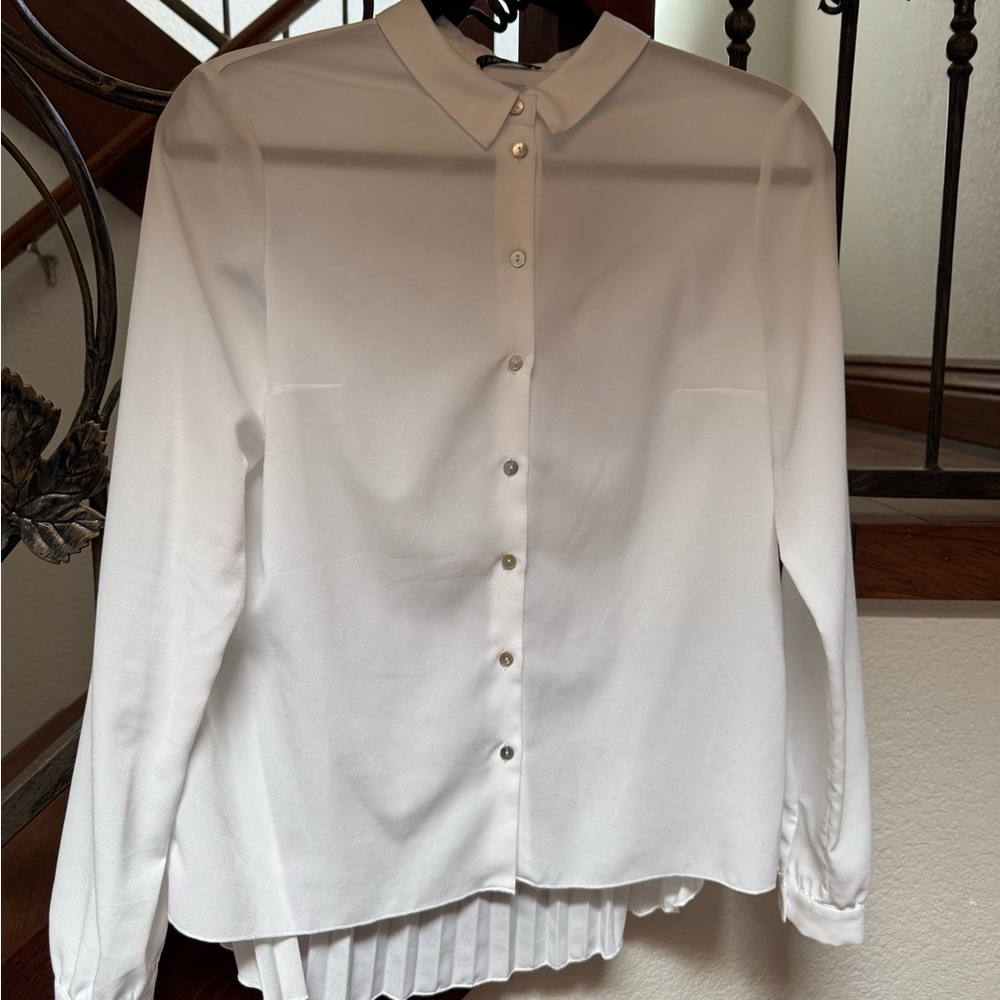 Classic White Button-Down Blouse with Pleated Back!!